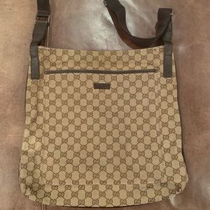Gucci canvas messenger bag!!!!